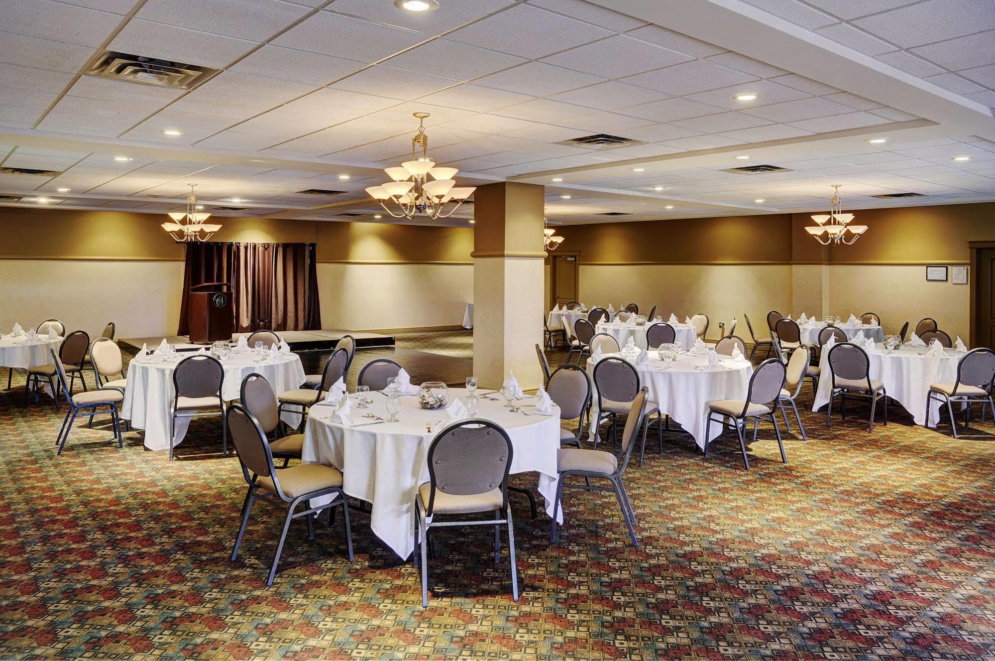 Chateau Nova Kingsway Edmonton Exterior foto